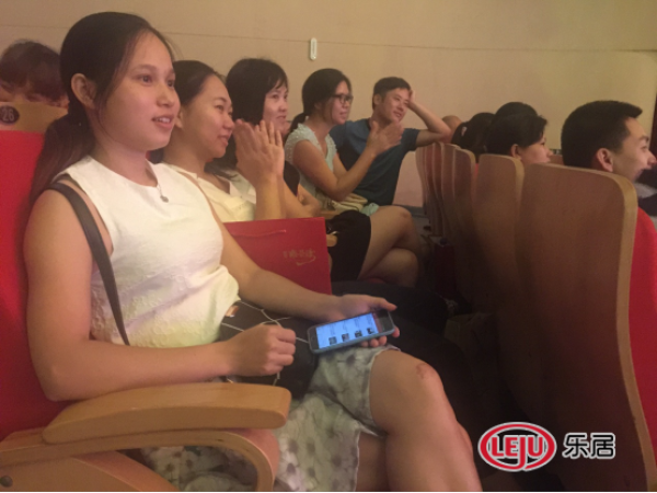 千人见证奇迹 招商雍景湾惊天魔盗团魔幻秀火爆开演