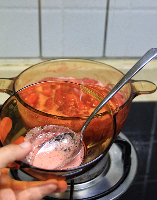 美食厨房-自制酸甜可口草莓酱