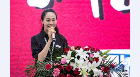 德贝厨柜郑州店店长任雁