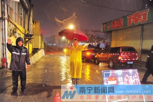 电闪雷鸣大雨昨夜袭南宁 广西已启动Ⅲ级应急