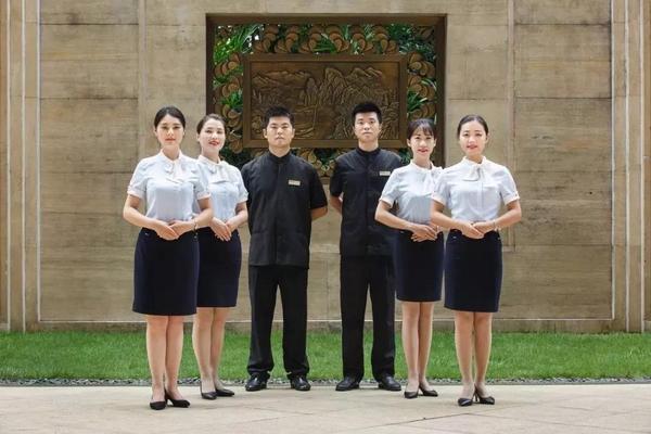 丨朗基·望今缘物业服务人员