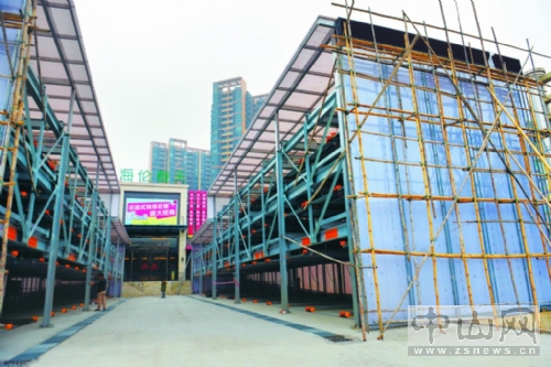 东凤有个立体式停车场 可容纳近百辆车
