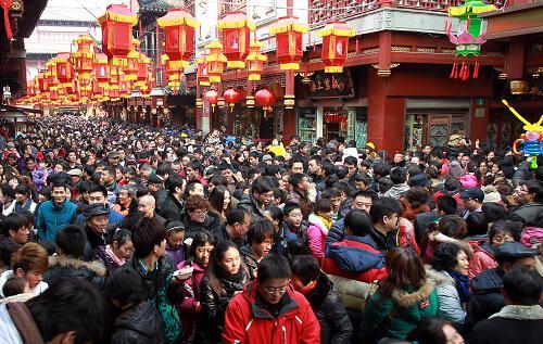 经国家旅游局数据中心综合测算,今年春节假期全国共接待游客3