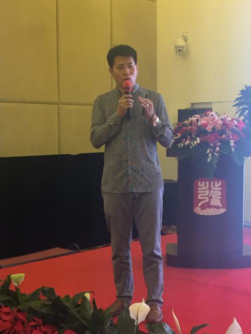 午后，赵博士开始给工长们授课，讲述有关于报价的方方面面