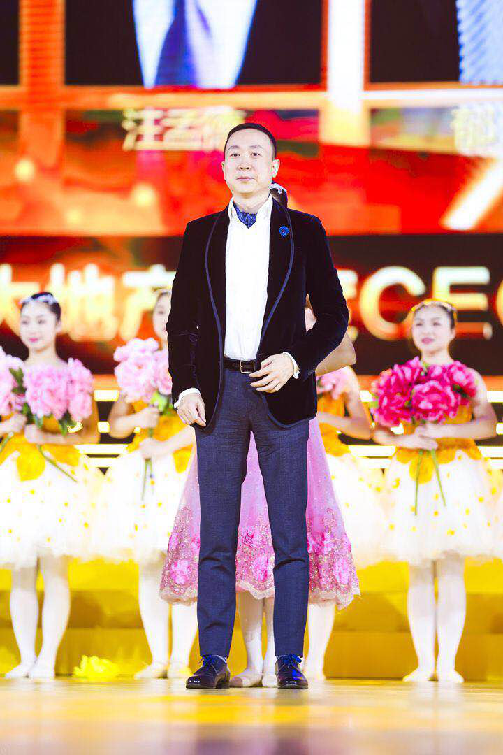  旭辉控股（集团）有限公司执行董事兼行政总裁林峰