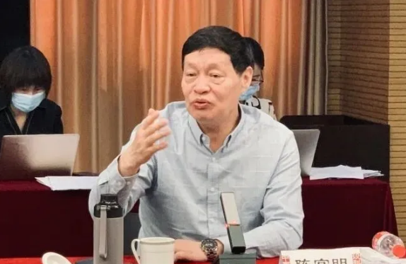 中國房地產業協會副會長兼秘書長陳宜明講話
