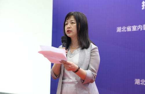 中国建设银行湖北分行信用卡部总经理王莉娟致辞