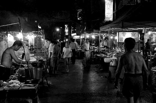 △吉庆街的夜市大排档（图片来自网络搜索）