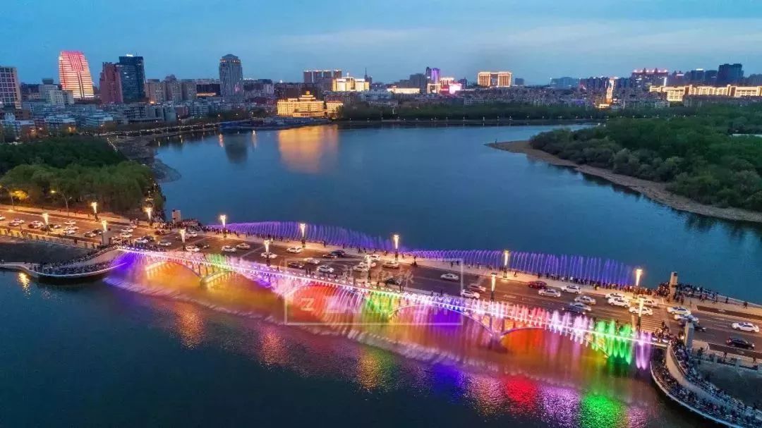 南湖大桥音乐喷泉开始试喷水,具体运行时间