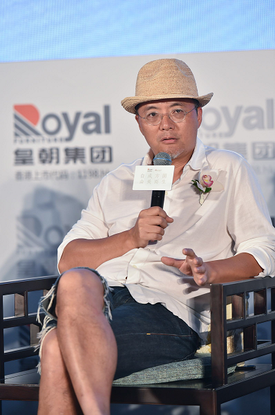 中国当代著名雕塑家瞿广慈在论坛现场