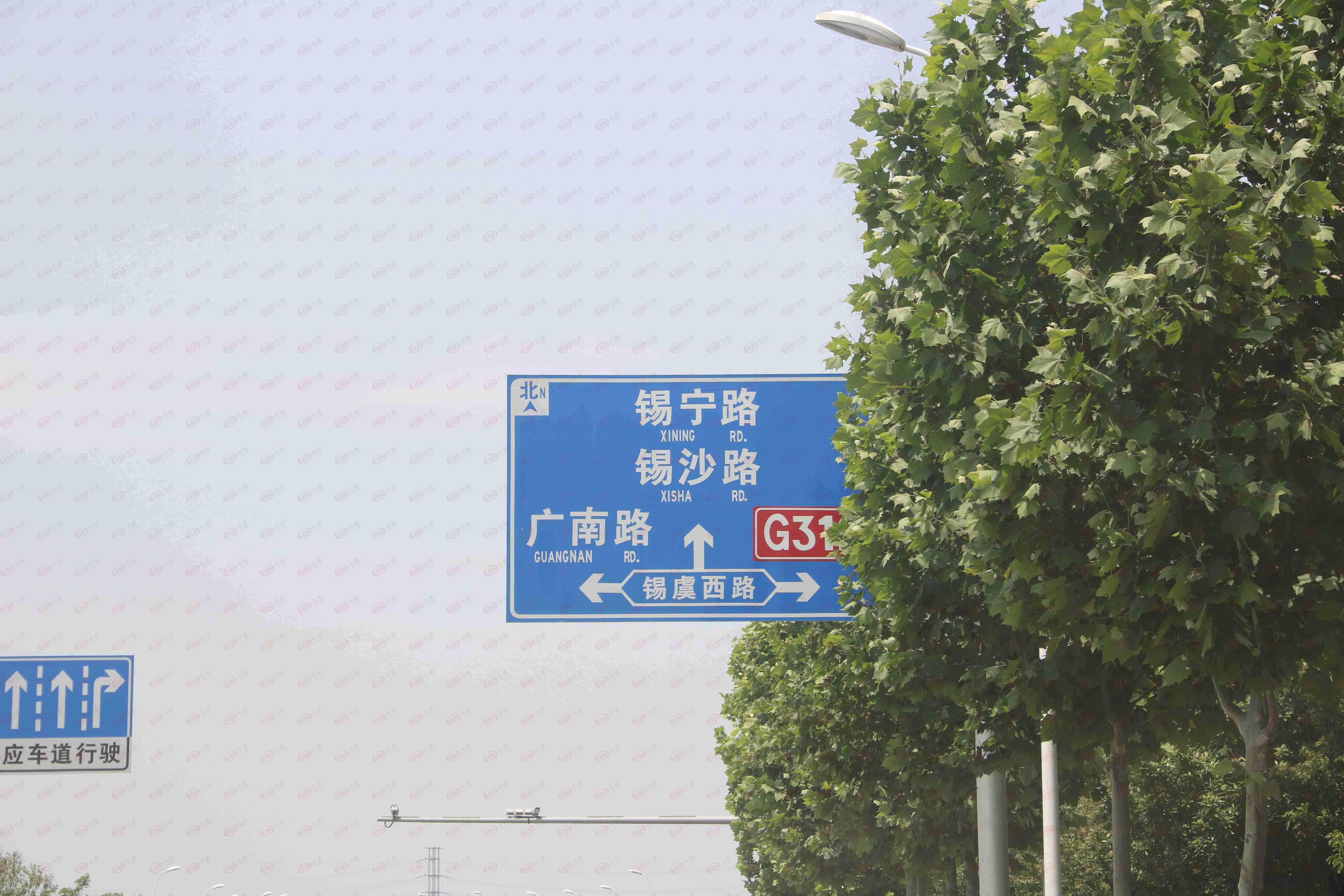 交通配套方面,保利融侨时光印象,紧邻锡虞路,双向8车道的东西大