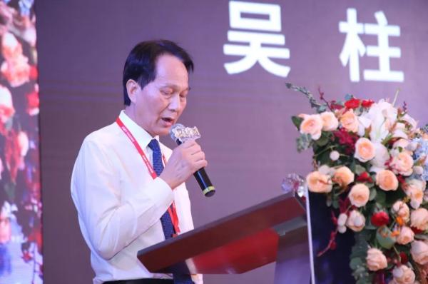 卡米亚瓷砖常务副总吴柱订货会致辞