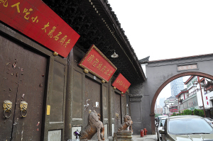 宁波府城隍庙等待修缮。（陈朝霞 摄）