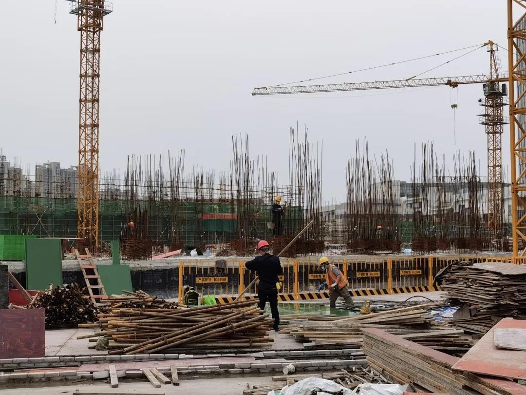 荆州东升二期安置房项目复工 4月1日前实现工地全面建设