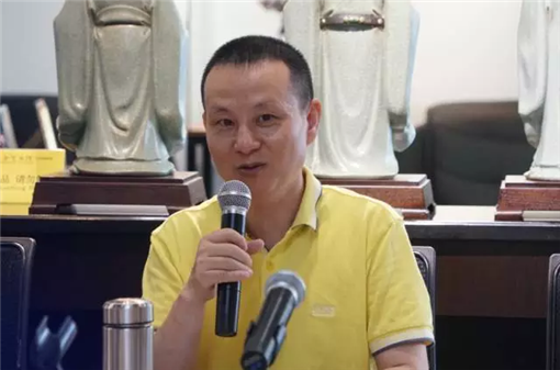 ▲佛山中陶联盟科技董事总经理

  罗青