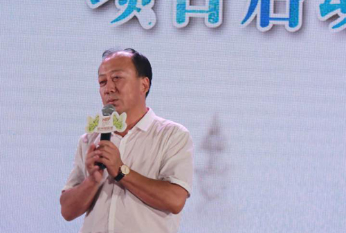 得一会展有限公司董事长赵艺学做项目介绍