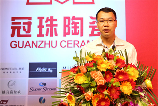  高明银海高尔夫何跃华总经理