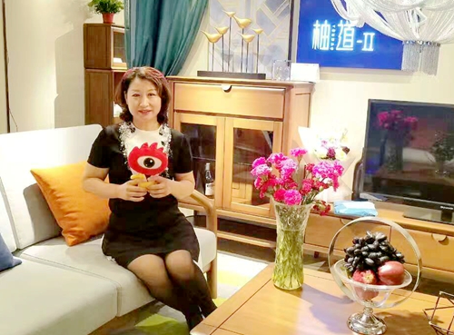集美水屯商场总经理 张欣