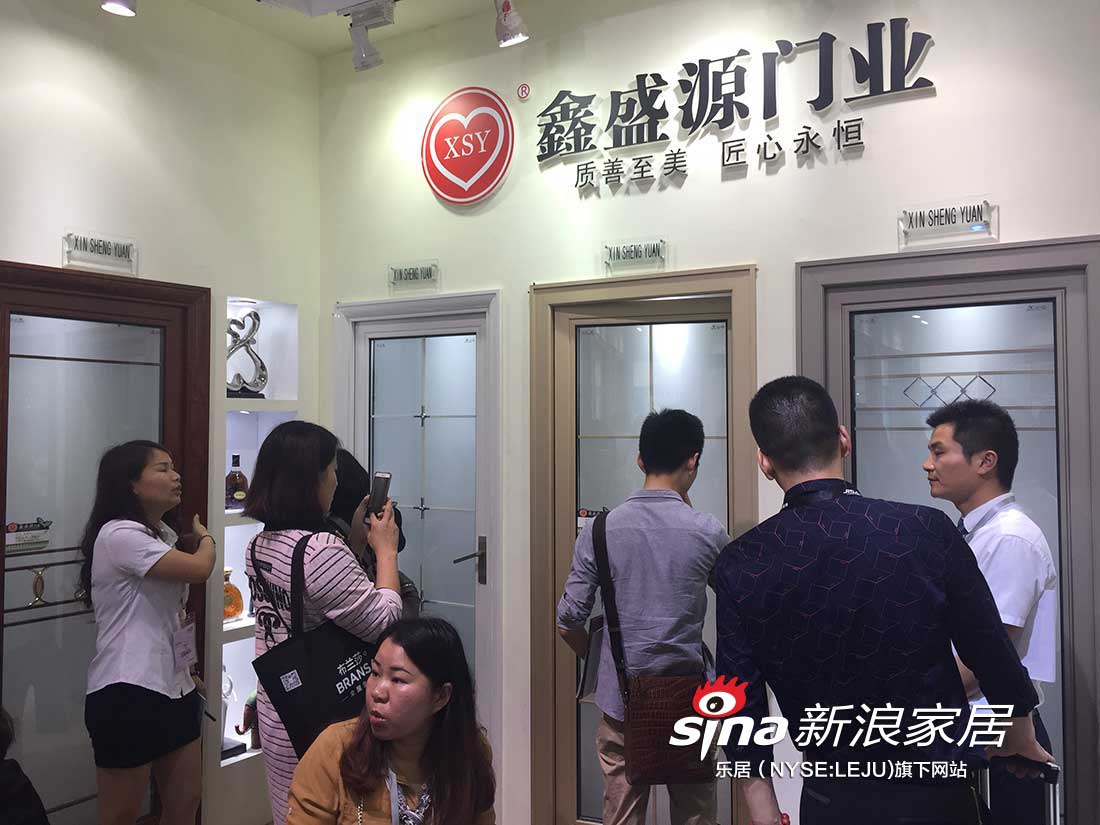 鑫盛源门业展会现场