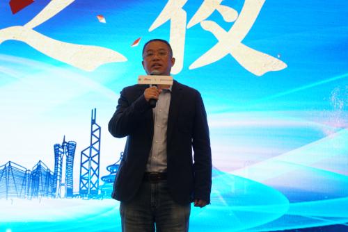   中国建筑装饰协会副秘书长兼设计分会秘书长刘原致欢迎词