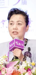 清华大学建筑学院<br> 教授 周燕珉