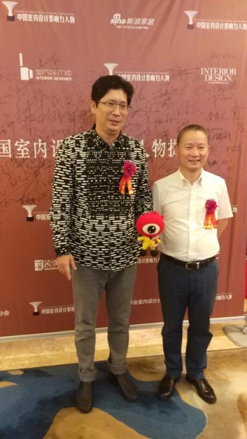 姜峰和诺贝尔深圳分公司总经理朱伟民 