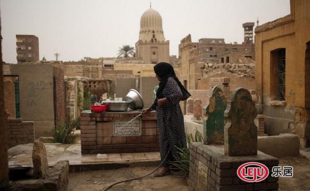 埃及死亡之城:活人和死人混居