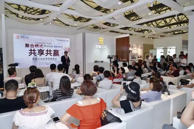 客商人流量到达高潮，英皇展位倍受关注