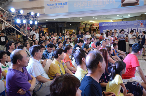      活动进行至晚上九点才结束，分红大奖得主纷纷亮相，高兴不已。   8.28·20ALL STAR超级品牌日圆满成功！期待下一次再见！