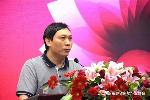 省民政厅社团管理局副局长刘明瑞宣布选举结果合法有效
