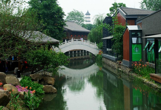 美食地标峰度峰雲街隆重开街 与铁像寺水街共筑城南“宽窄巷子”
