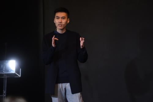 中国年轻设计师代表人物周宸宸在设计论坛发言