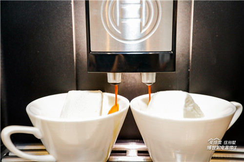 嵌入式咖啡机制作的冰砖奶咖备受欢迎