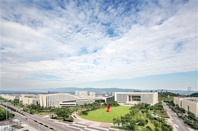 8月8日,重庆两江新区管委会召开新闻发布会,正式对外发布4个"黄金