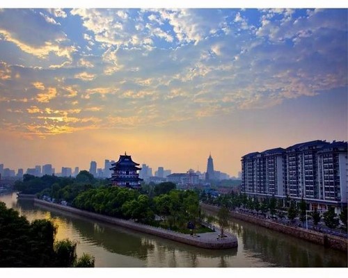 江苏特色城市PK!南京和苏州哪个更宜居宜业?