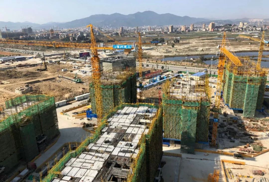 滨海新城安置房一期29栋住宅楼全部封顶,二至四期项目也有新进展!