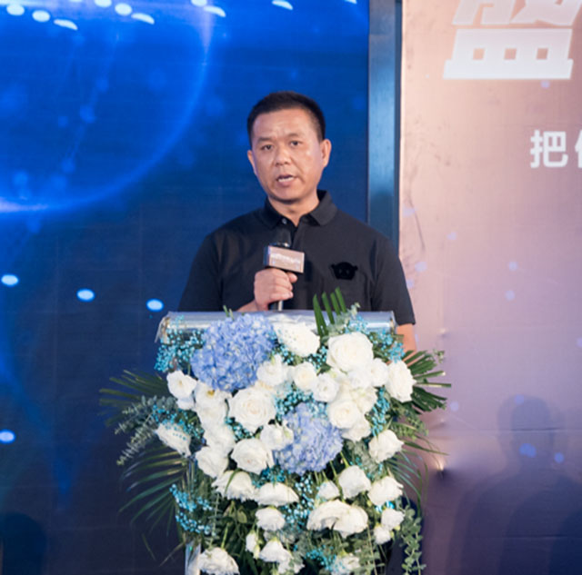 理想淋浴房郑州品牌负责人钱辉先生