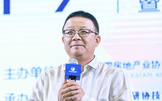 中国房地产业协会副会长、易居中国董事局主席周忻