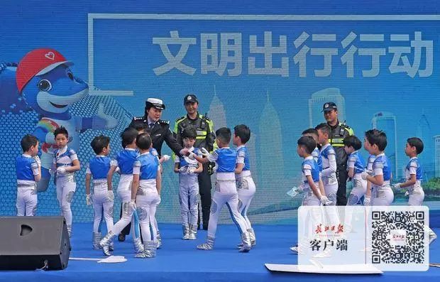 城表情|春花冷漠表情包猫浪漫图片的图片