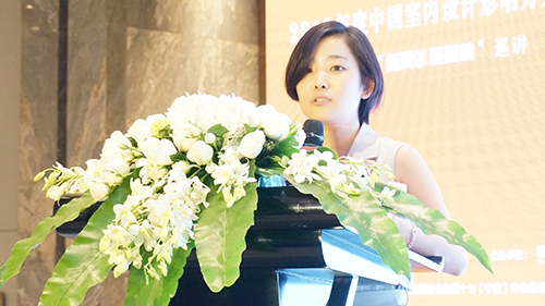 演讲环节由
