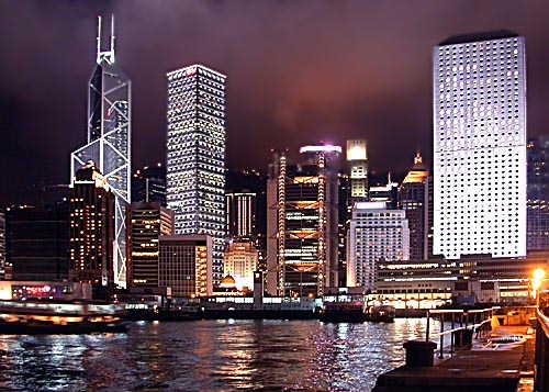 四大地产家族风头被盖 香港地产业将迎来中资