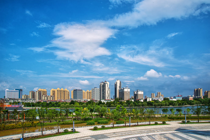 2020年1-4月荆州房地产市场运行情况 销售同比-56%