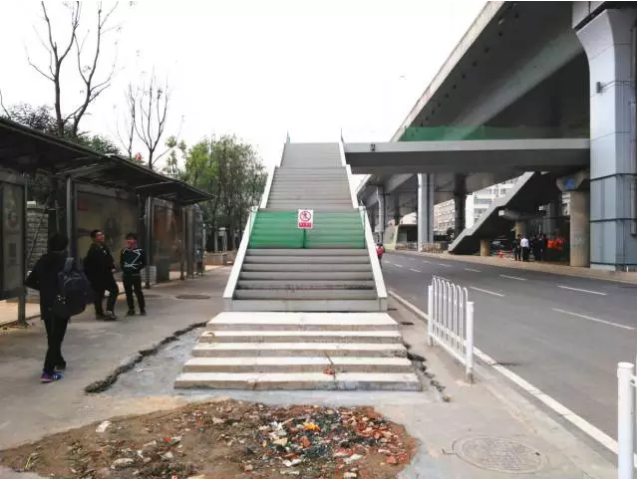 武汉首辆BRT快速公交车终于要亮相 快来这里