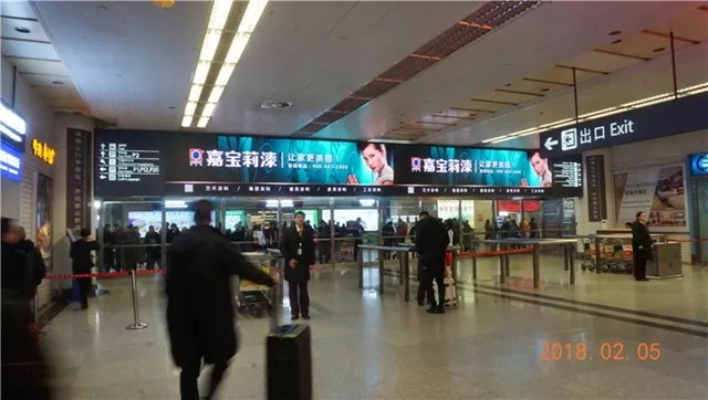 西安：咸阳国际机场T2航站楼到达区出口