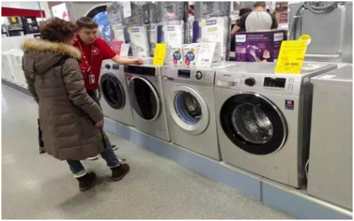 俄罗斯用户正在选购海尔洗衣机