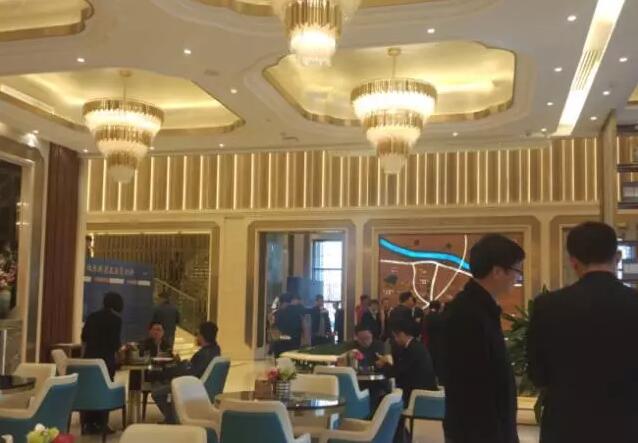 龙湖天宸原著售楼处