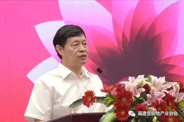 住房和城乡建设部总工程师、中国房地产业协会副会长兼秘书长陈宜明