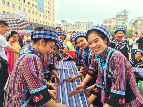 2016中国·望谟三月三布依族文化节盛大开幕