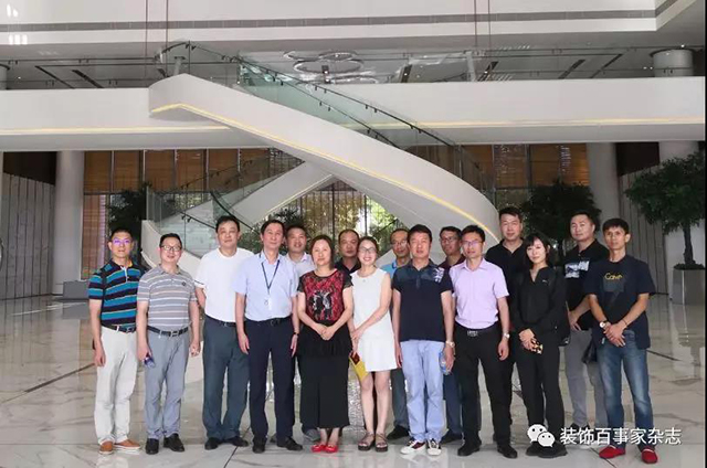 “G17”成员在金螳螂总部基地合影