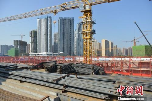 资料图：成都一在建房产项目。中新社记者 张浪 摄